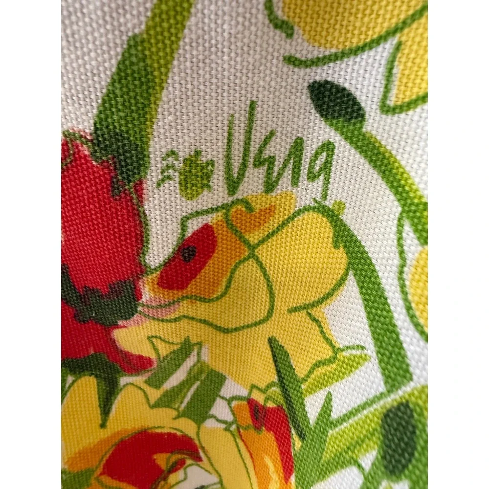 Vera Neumann tablecloth featuring